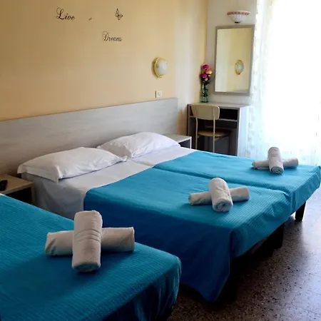 Гостевой дом In Guest - New Cirene Triple Economy Half Package Римини