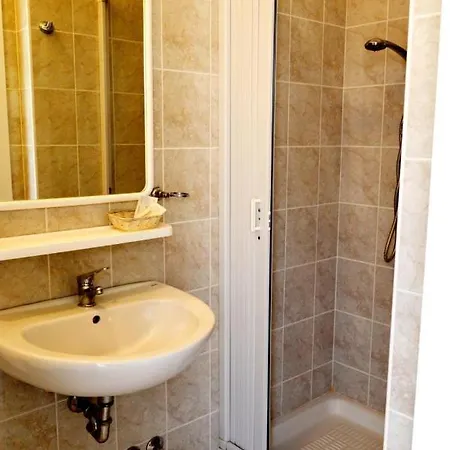 In Guest - New Cirene Triple Economy Half Package Gasthof *