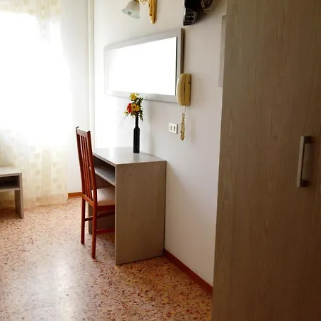 In Guest - New Cirene Triple Economy Half Package Maison d'hôtes Rimini