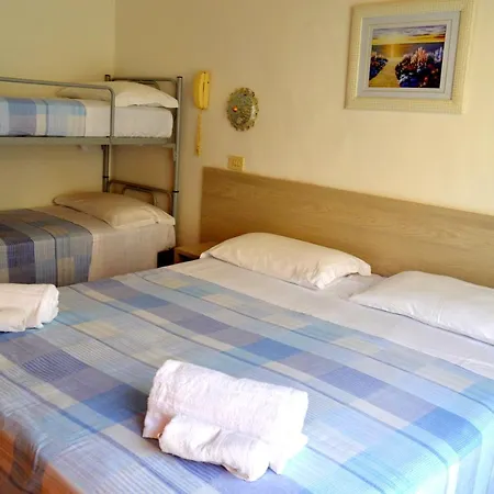 In Guest - New Cirene Triple Economy Half Package Maison d'hôtes Rimini