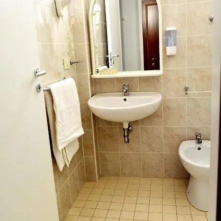 Konukevi In Guest - New Cirene Triple Economy Half Package