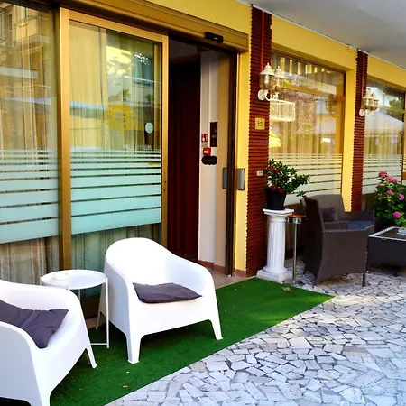 In Guest - New Cirene Triple Economy Half Package Maison d'hôtes Rimini